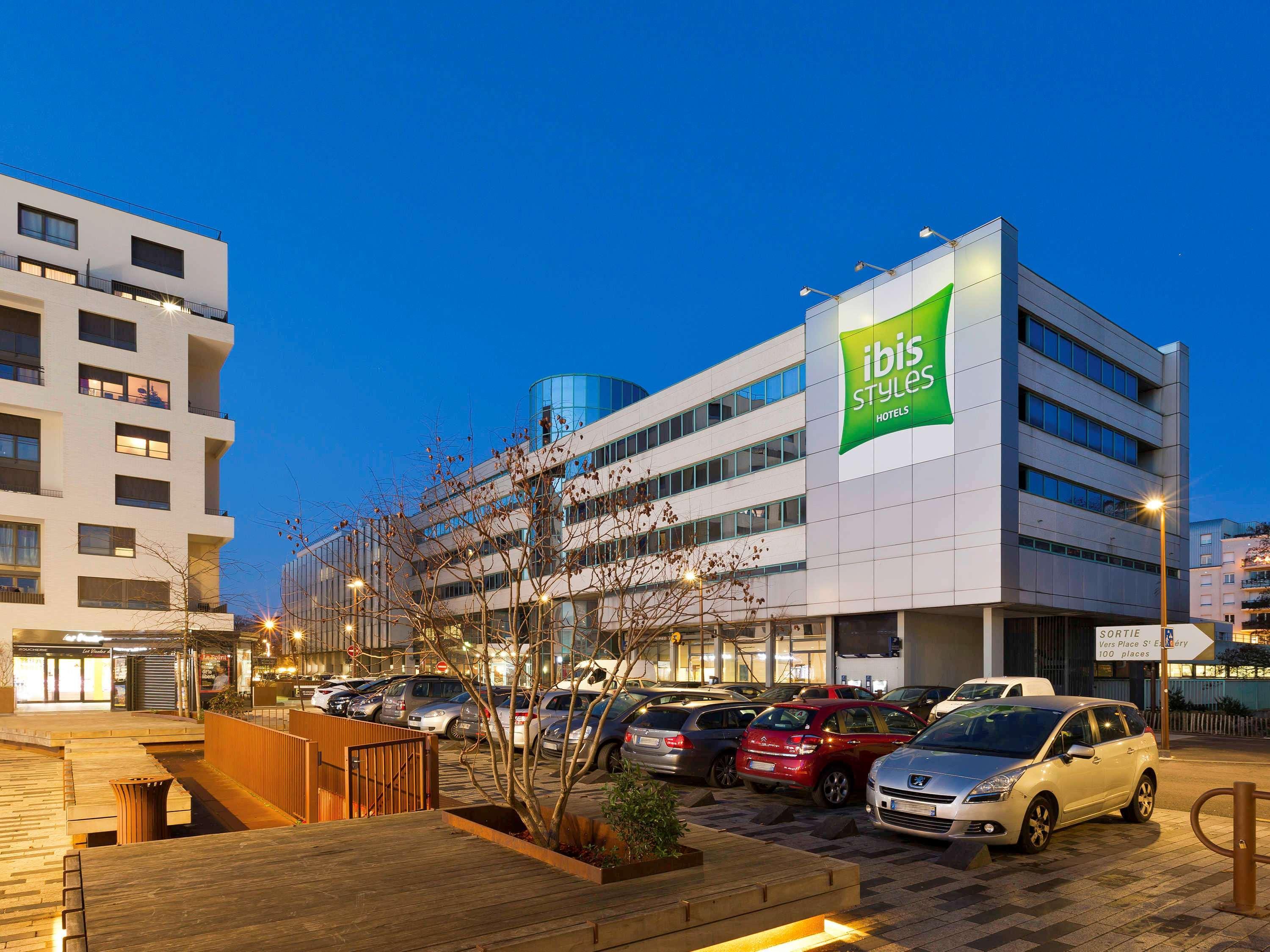 Ibis Styles Massy Opera Hotell Exteriör bild
